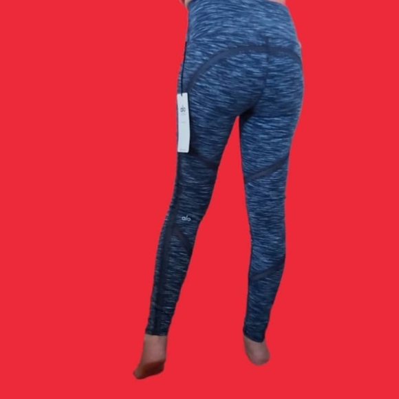 ALO Yoga CONTINUITY LEGGING Rich NAVY Space DYE. - Picture 8 of 16